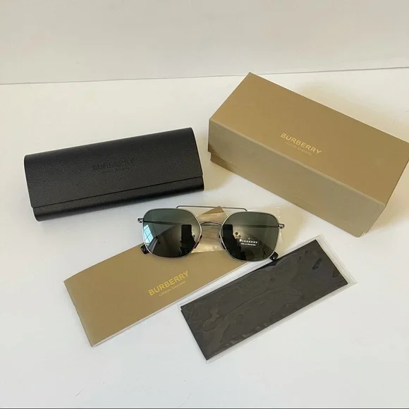 Brand new in box Burberry Aviators s-l400.jpg main image 2